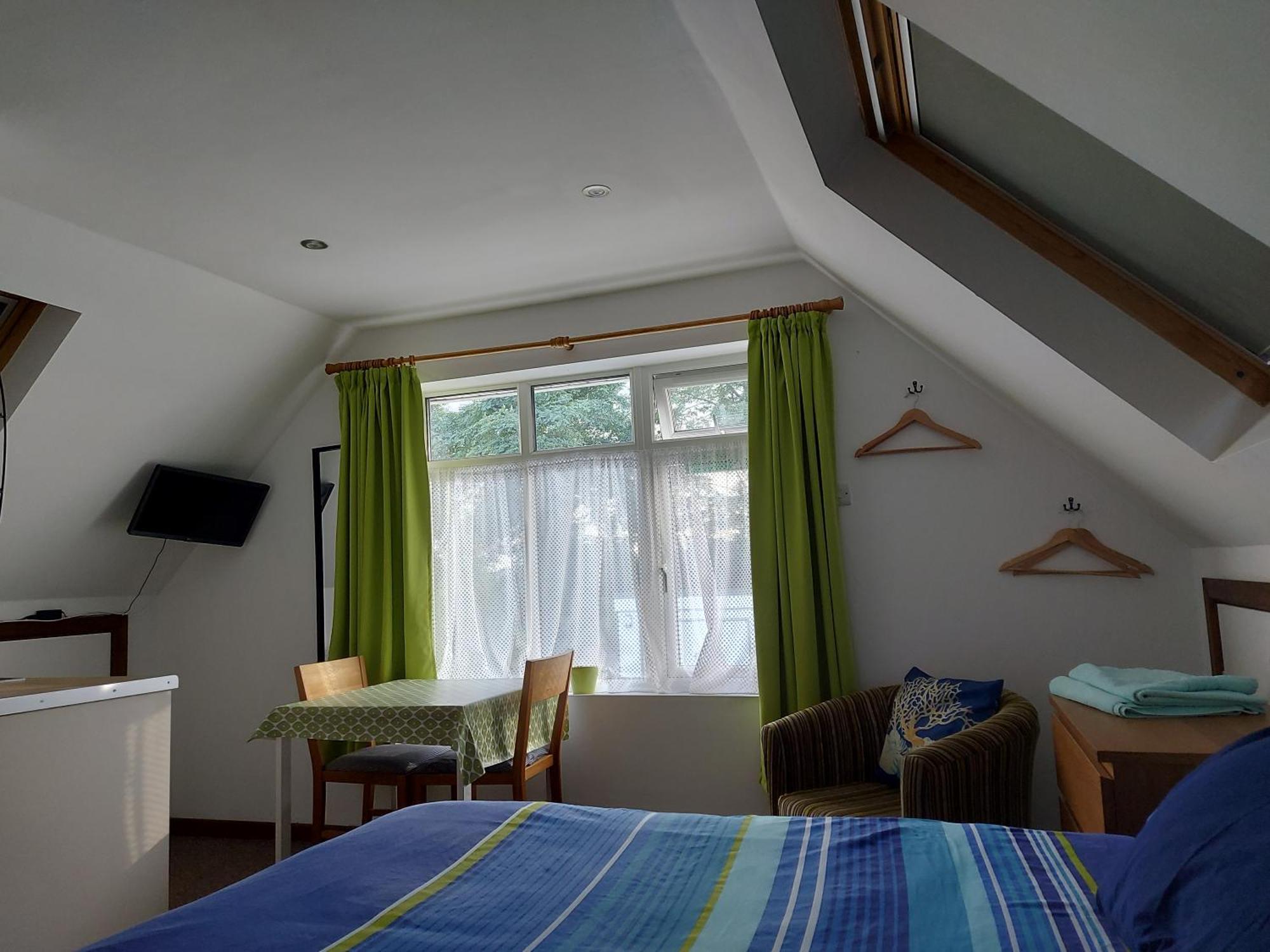 Chezzas Homestay Poole Eksteriør bilde