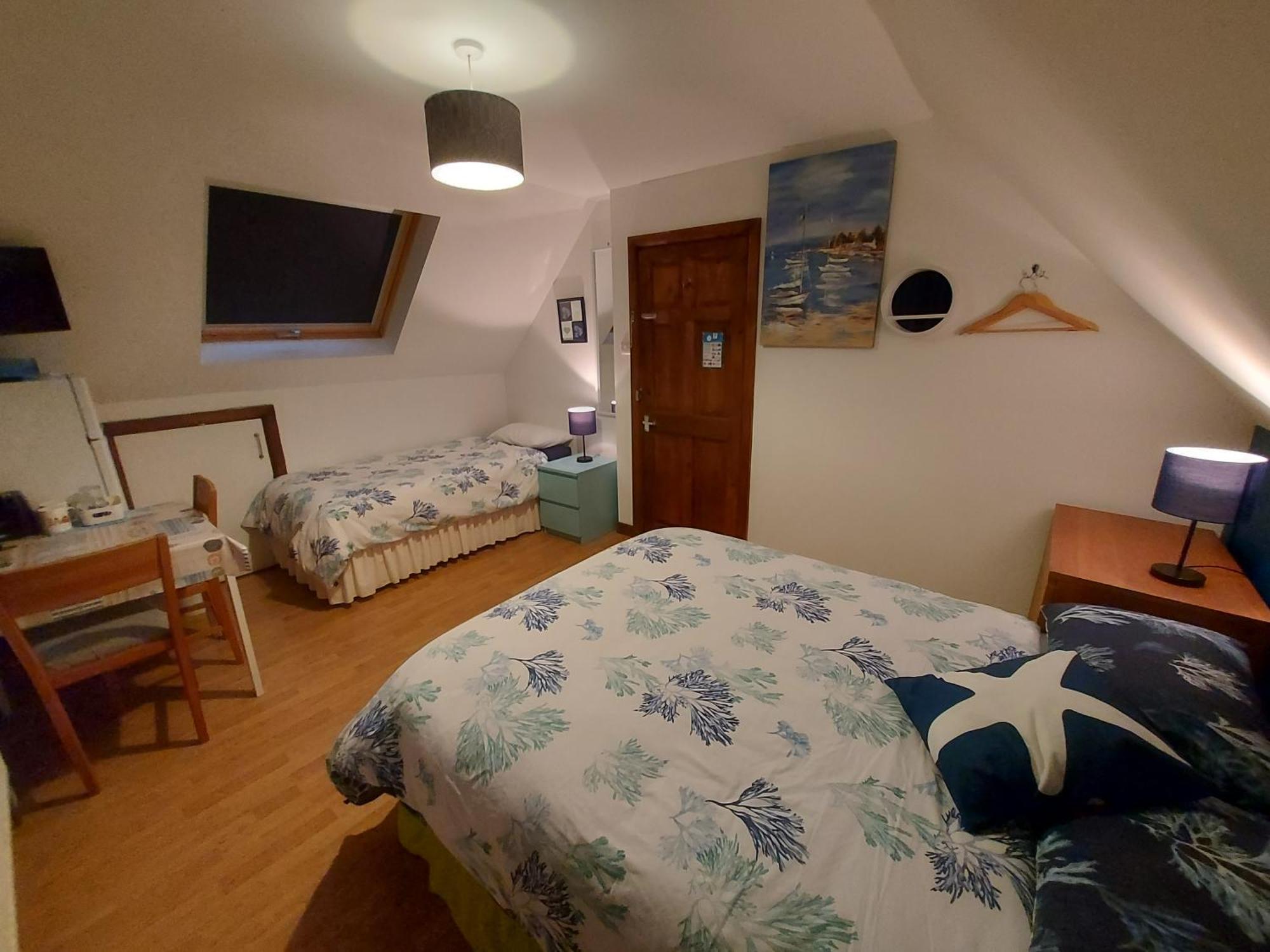 Chezzas Homestay Poole Eksteriør bilde