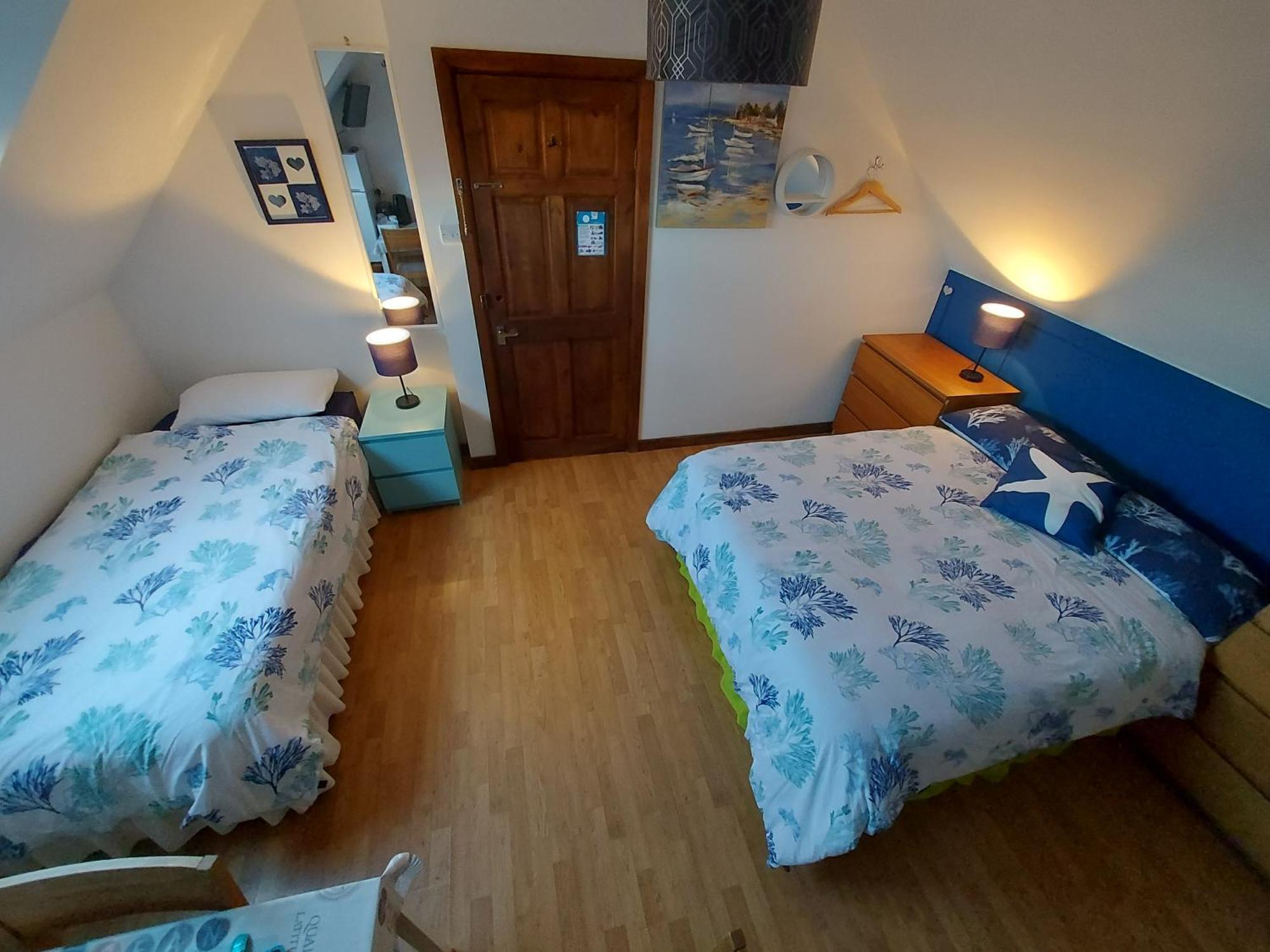 Chezzas Homestay Poole Eksteriør bilde